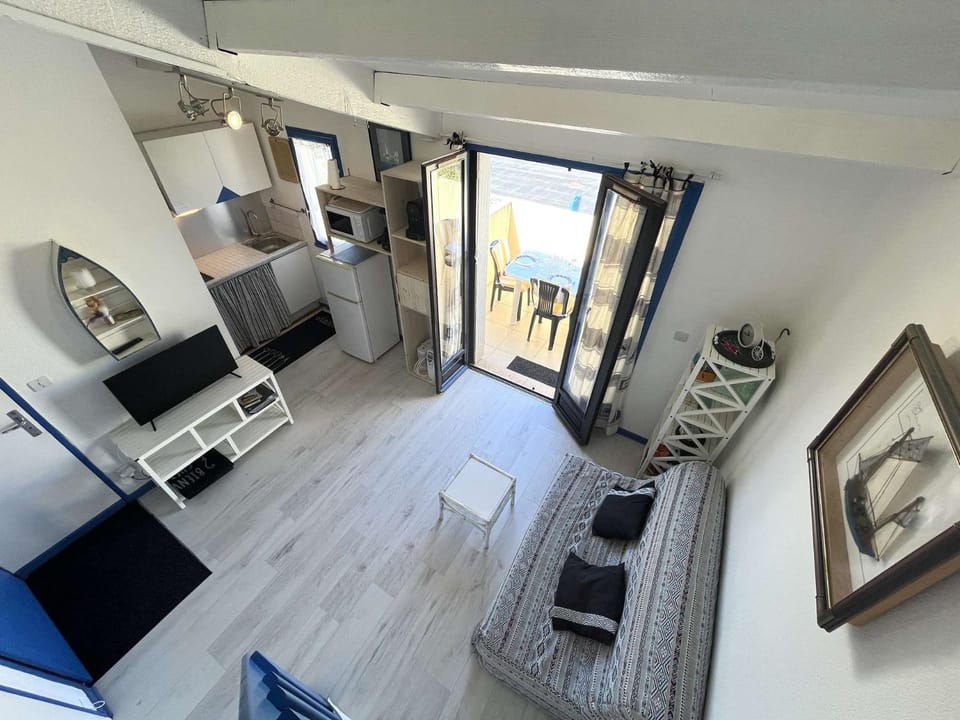 Appartement La Pinède avec Terrasse, clim et parking - GN320-124 Apartment in Gruissan