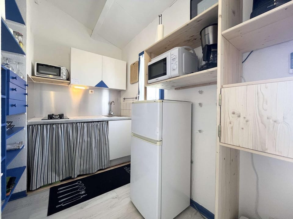 Appartement La Pinède avec Terrasse, clim et parking - GN320-124 Apartment in Gruissan