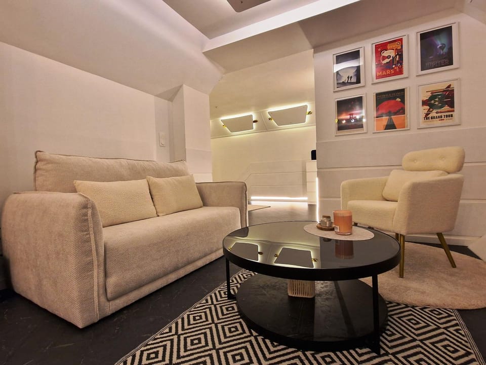 Living room, Seating area