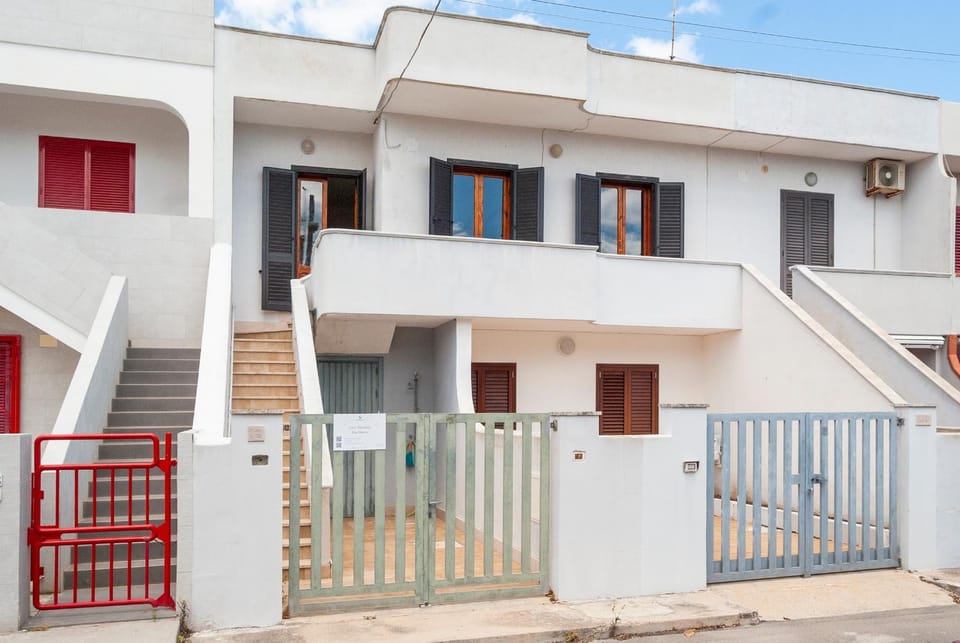 Casa Vacanze Via Omero A House in Torre dell'Orso