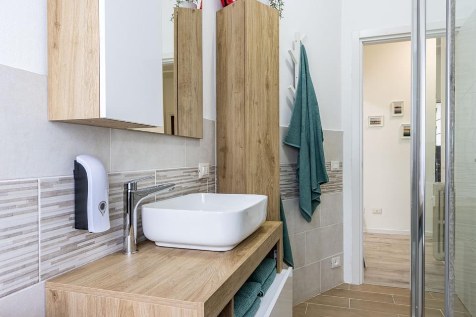 Shower, Bathroom, towels