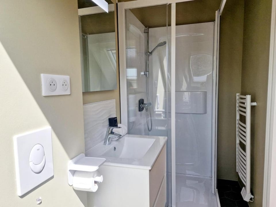 L'Ermitage Smart Apartment in Normandy