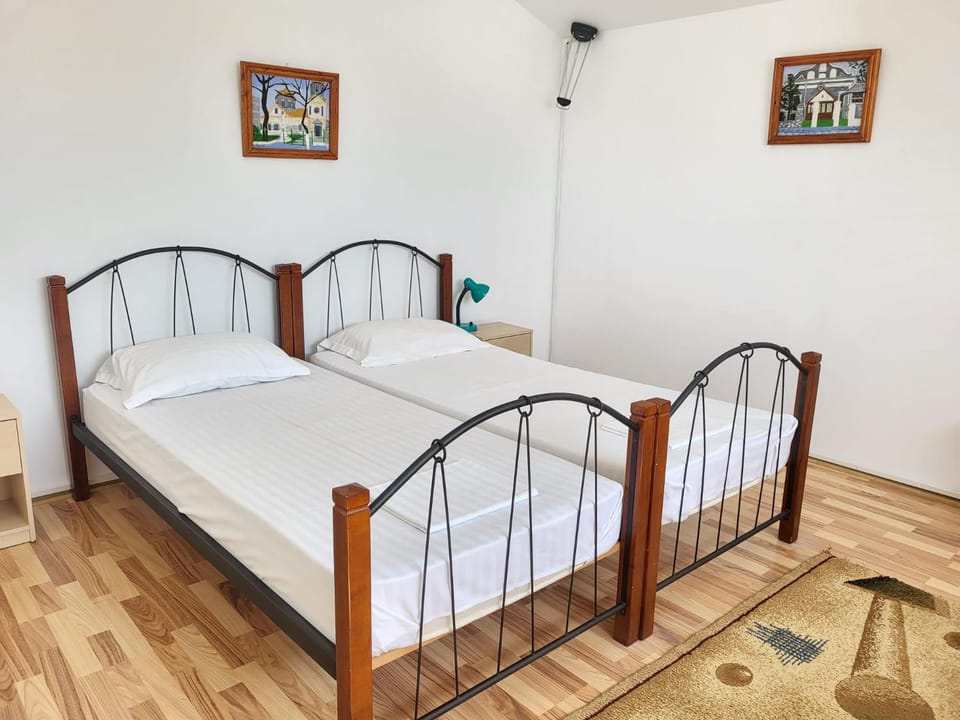 Bed, View (from property/room)