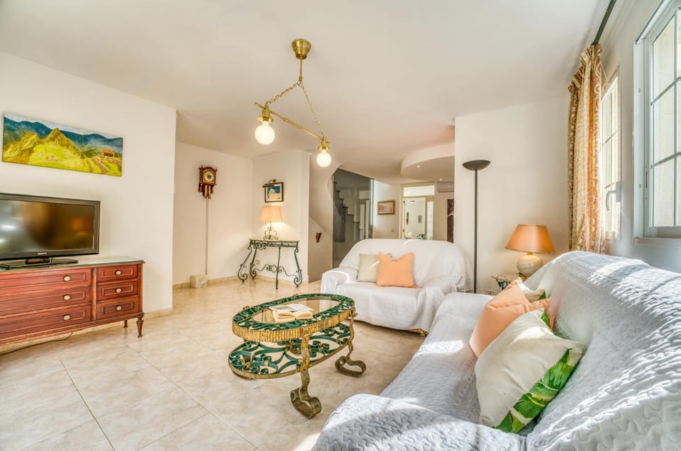 Communal lounge/ TV room, Living room