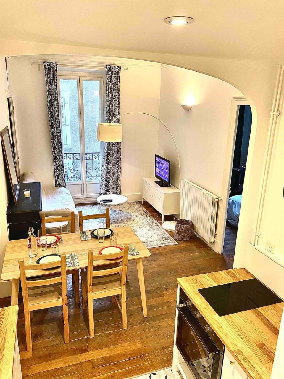 TV and multimedia, Living room, Dining area