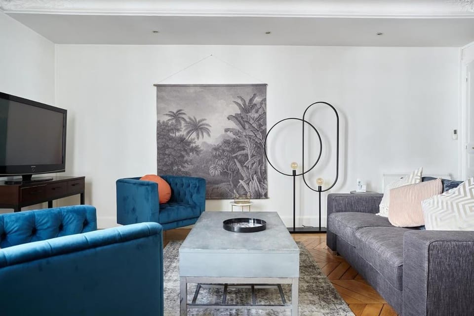 TV and multimedia, Seating area