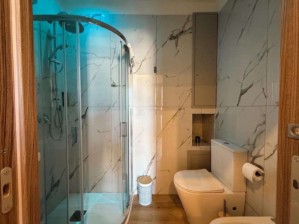 Shower, Toilet, Bathroom
