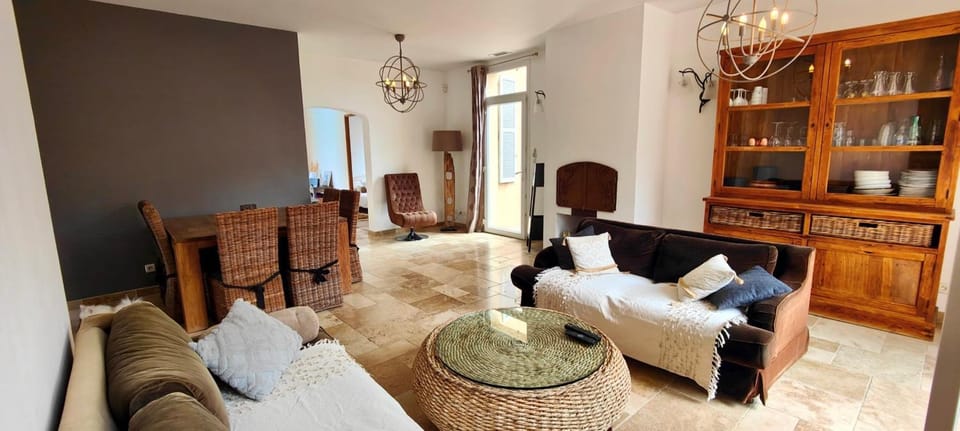 House 5p with garden and pool aircon House in Fréjus
