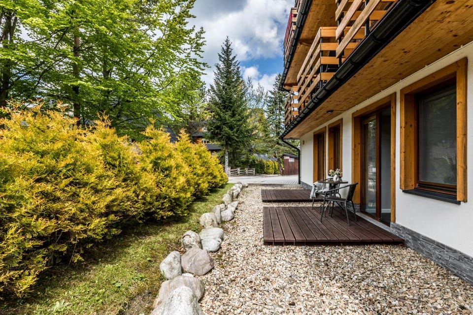 Property building, Balcony/Terrace, Garden view