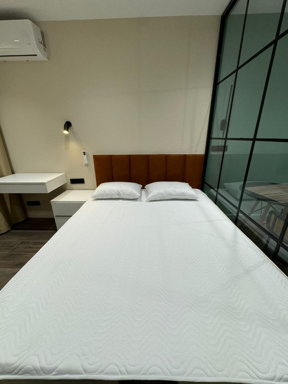 Bed, Photo of the whole room, Bedroom, air conditioner