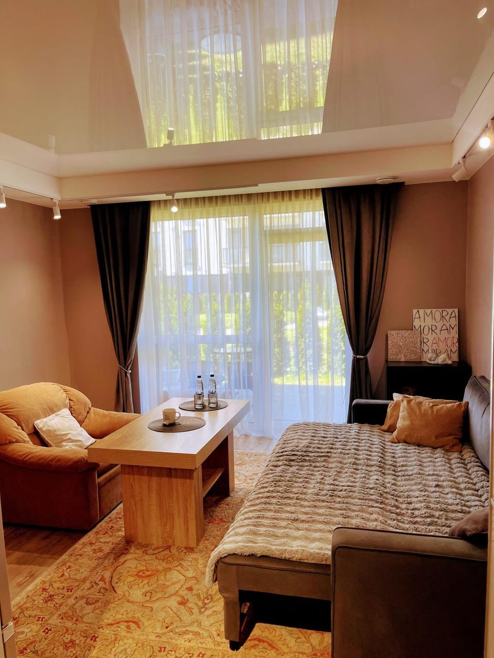 Bed, Photo of the whole room