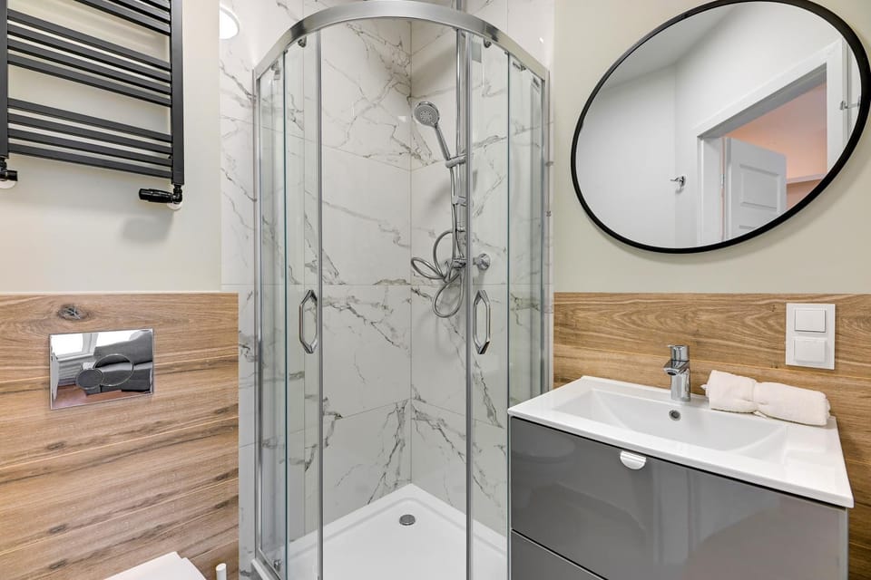 Shower, Bathroom, towels