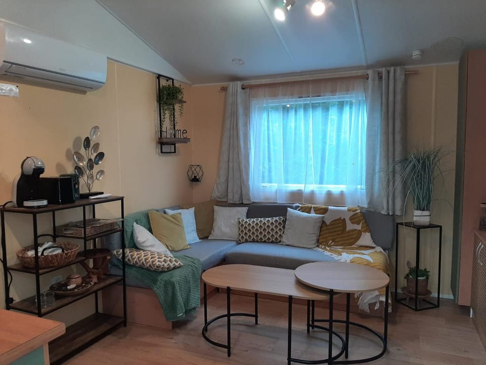 MOBILHOME 4 places Campground/ 
RV Resort in Bauduen