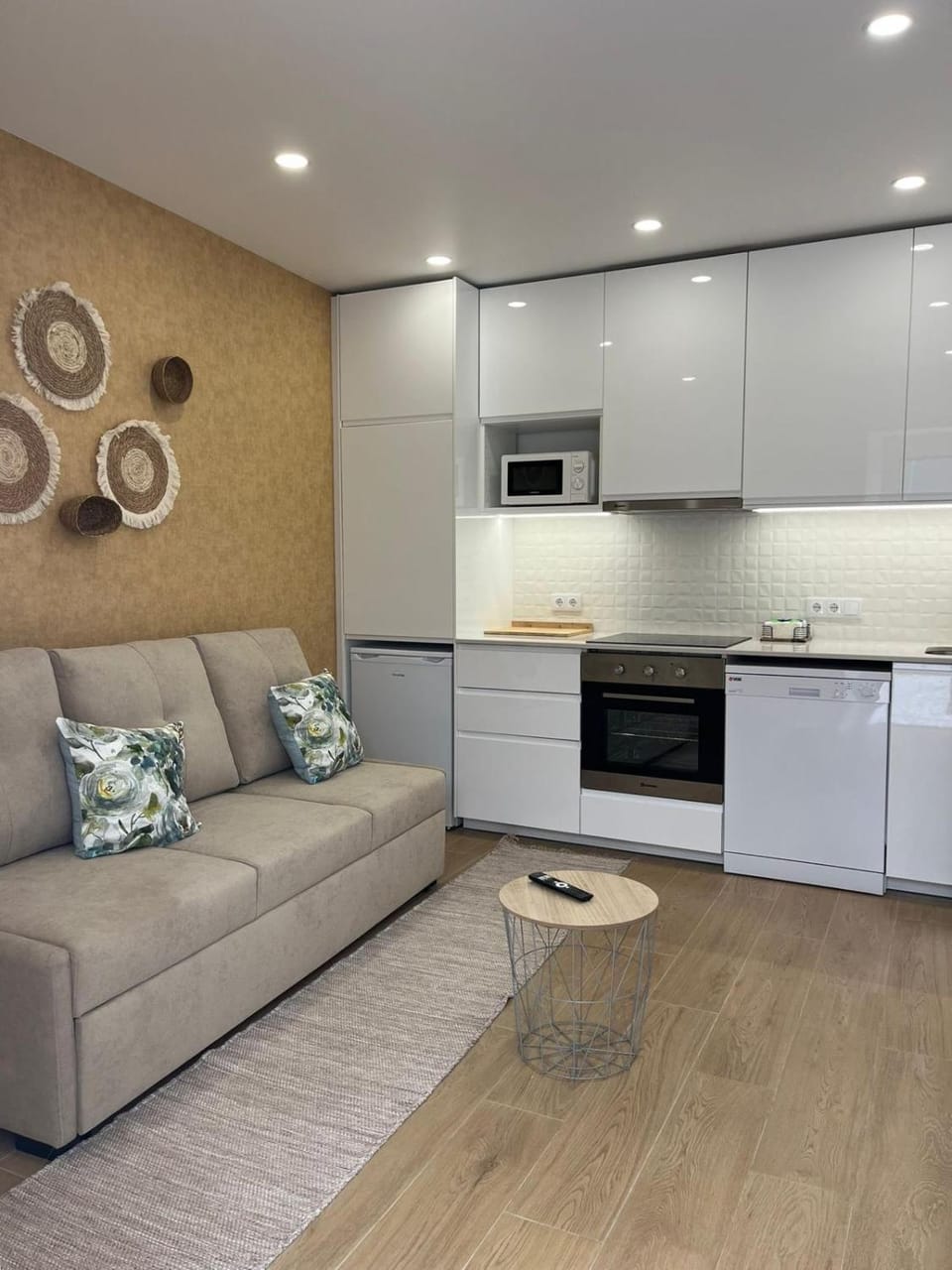 Kitchen or kitchenette, Living room