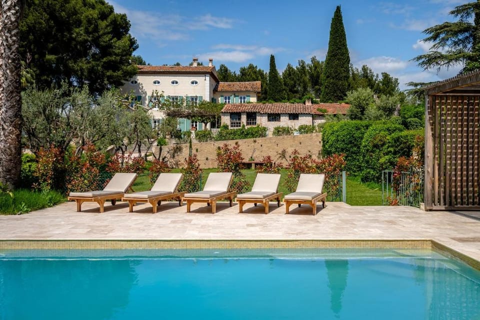 Property building, Day, Garden, Garden view, Pool view, Swimming pool, sunbed