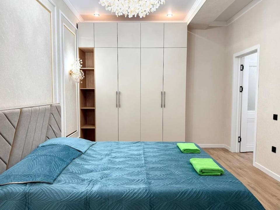 Bed, Photo of the whole room, Bedroom, wardrobe