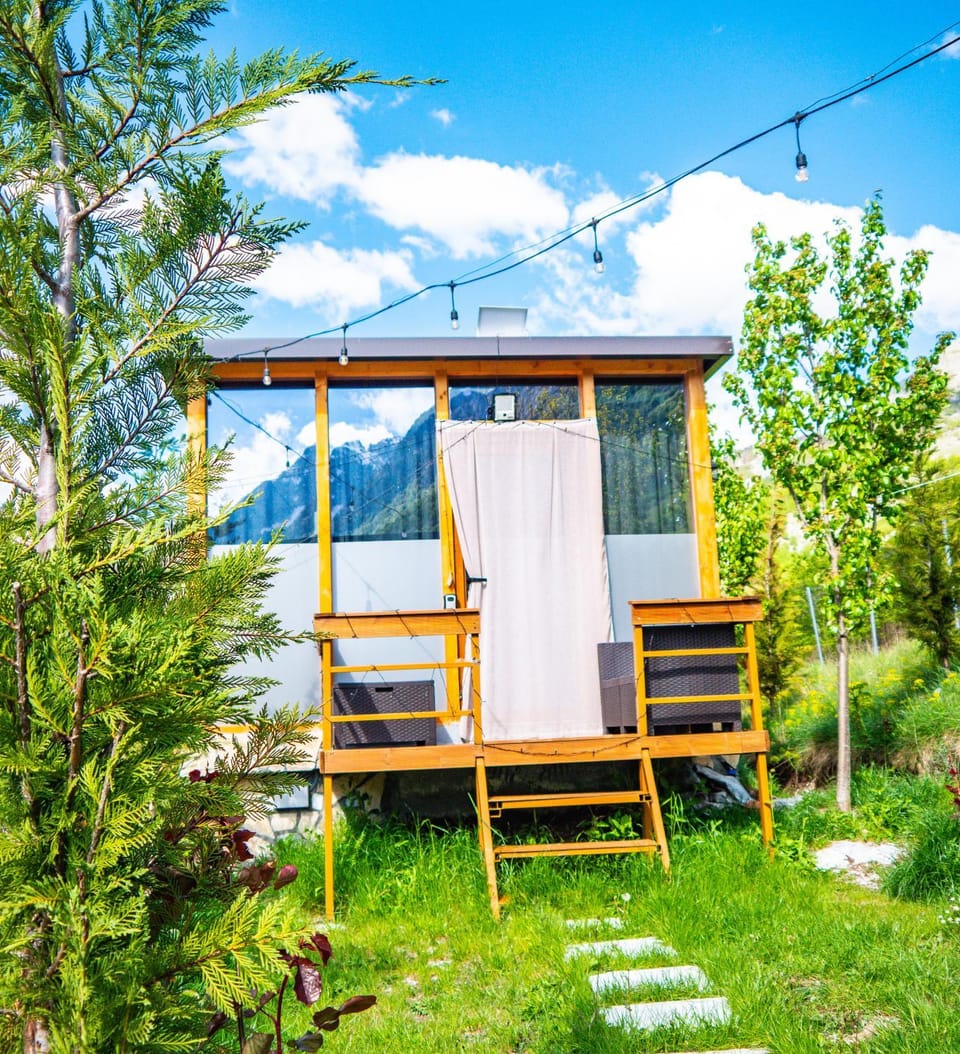 Property building, Day, Garden view, Mountain view