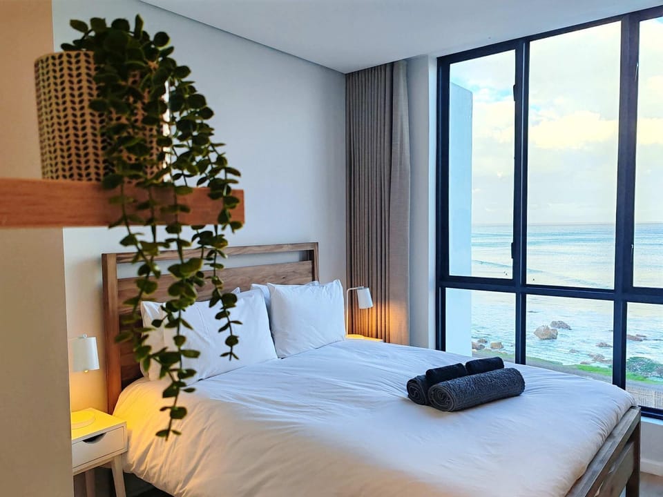 Bed, Bedroom, Sea view