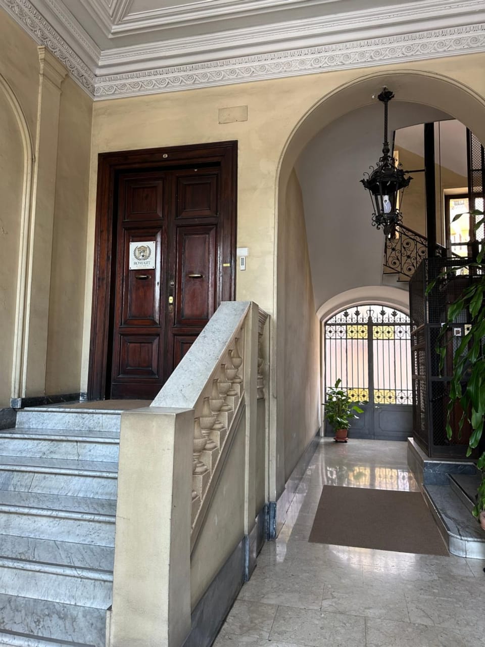 Facade/entrance