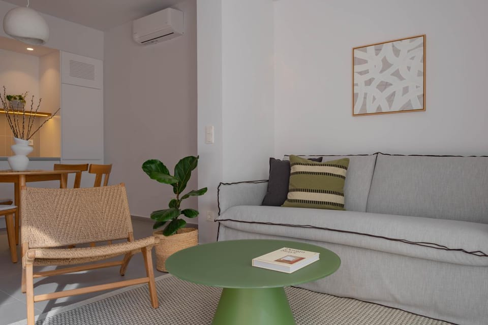 Living room, Seating area, air conditioner