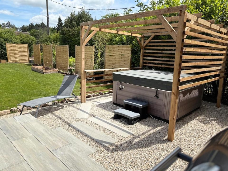 Patio, Garden, Hot Tub, Spa and wellness centre/facilities, sunbed
