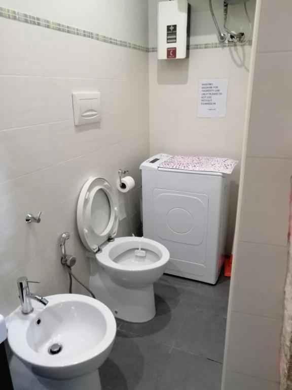Bathroom, washing machine