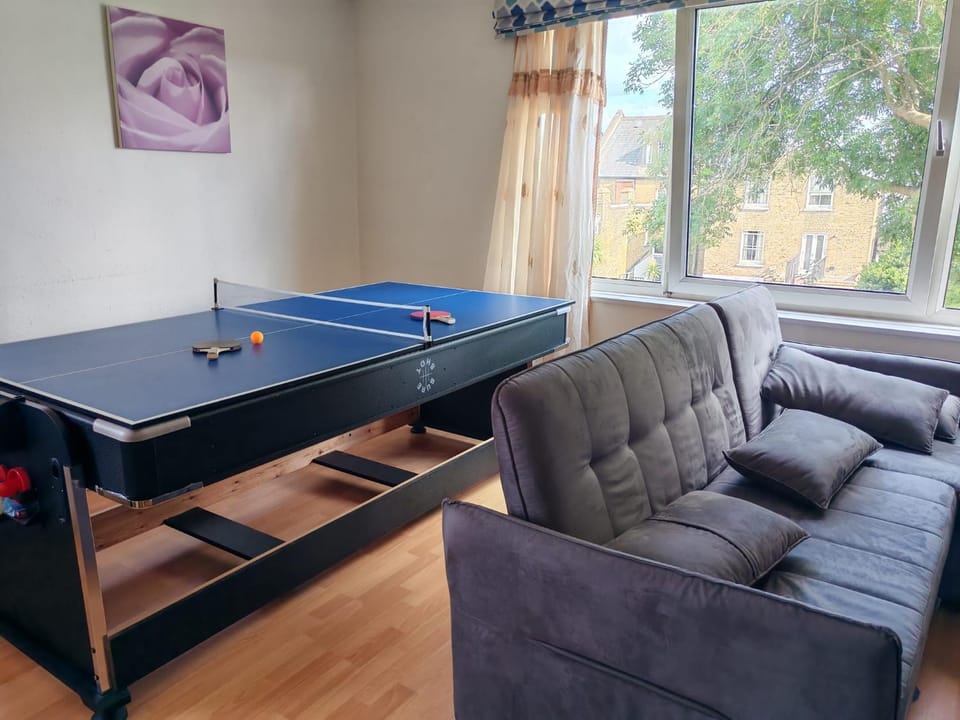 Quiet & family 2 beds flat in W6 Apartment in London