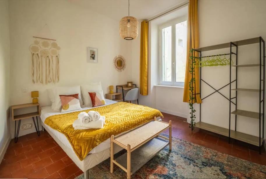 Cocon des halles - Climatisation - Terrasse Apartment in Narbonne