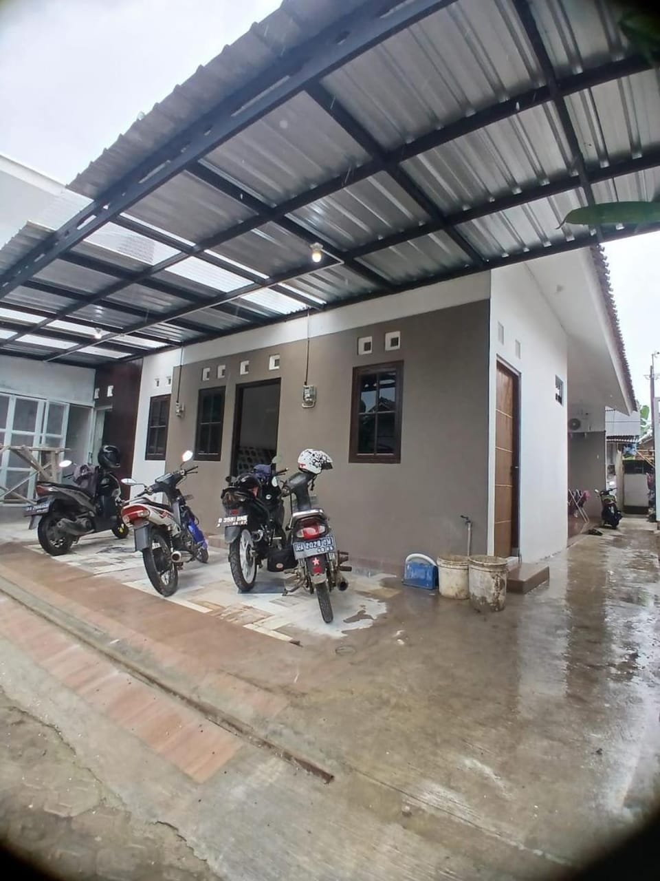 Kamar Kost AC Mezanine Hostel in Indonesia