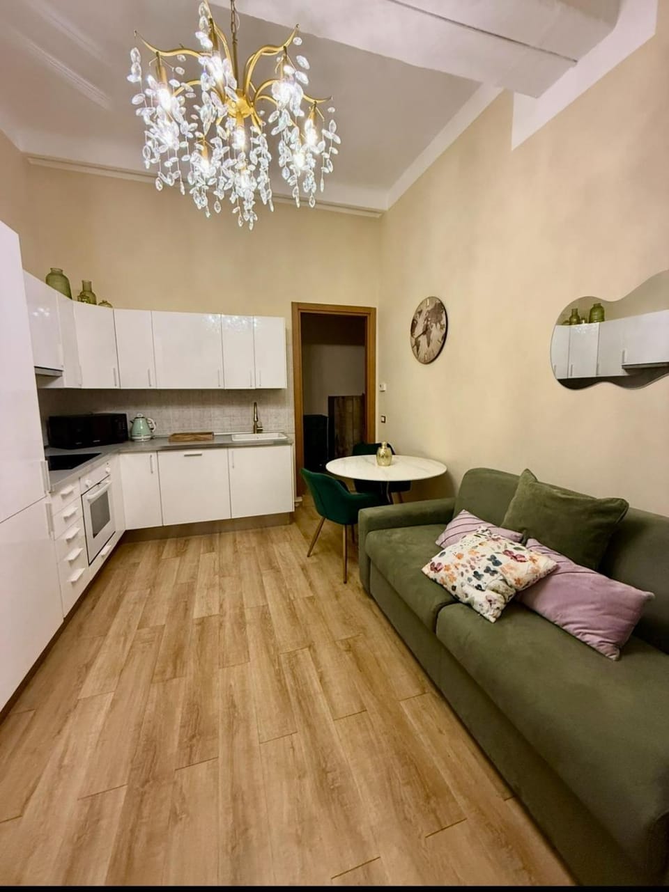 Kitchen or kitchenette, Living room