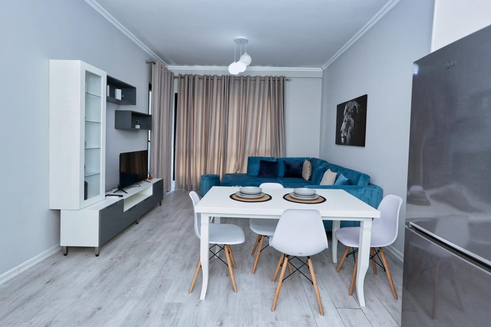 TV and multimedia, Living room, Dining area