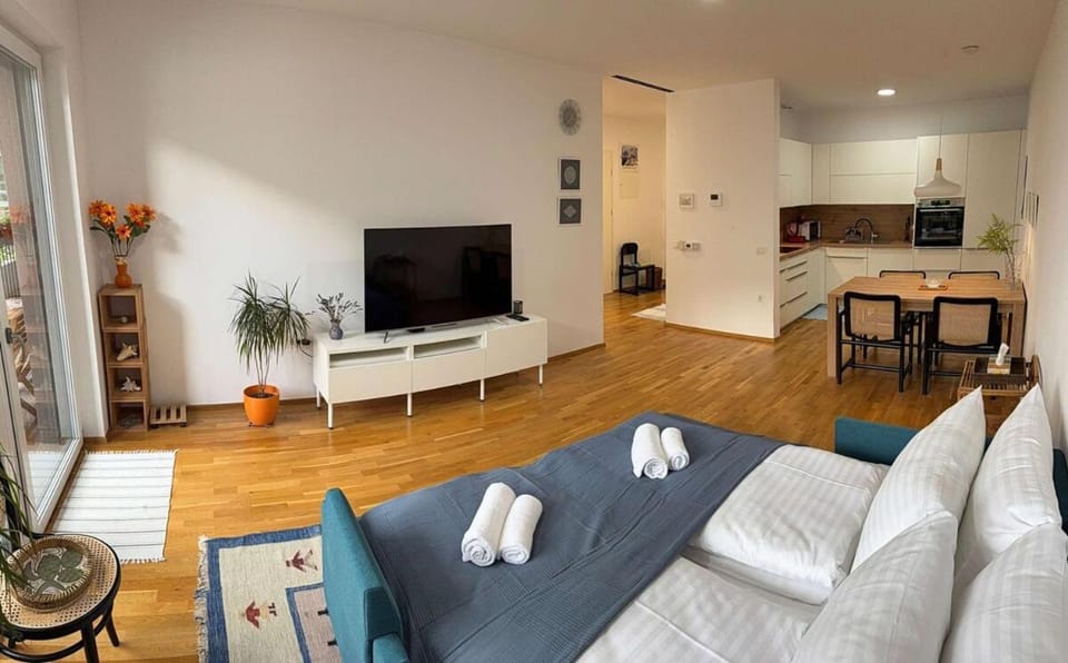 Kitchen or kitchenette, Living room, Dining area, towels