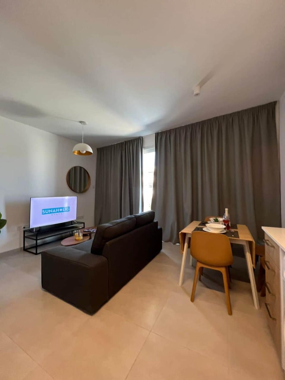 TV and multimedia, Living room, Seating area, Dining area, Evening entertainment