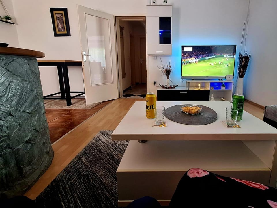 TV and multimedia, Food and drinks