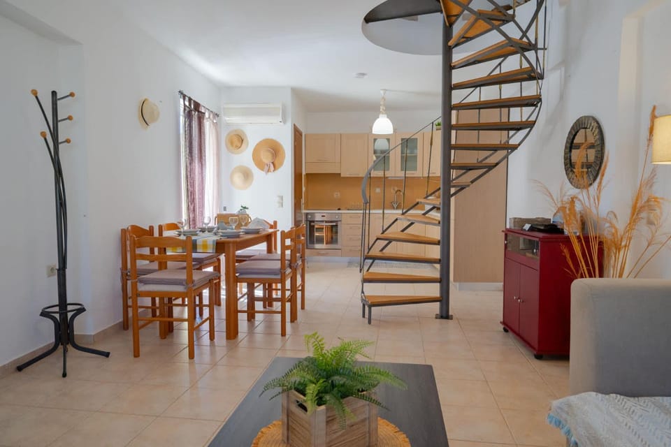 Gialos Coral - 30 meters from sandy beach House in Lasithi