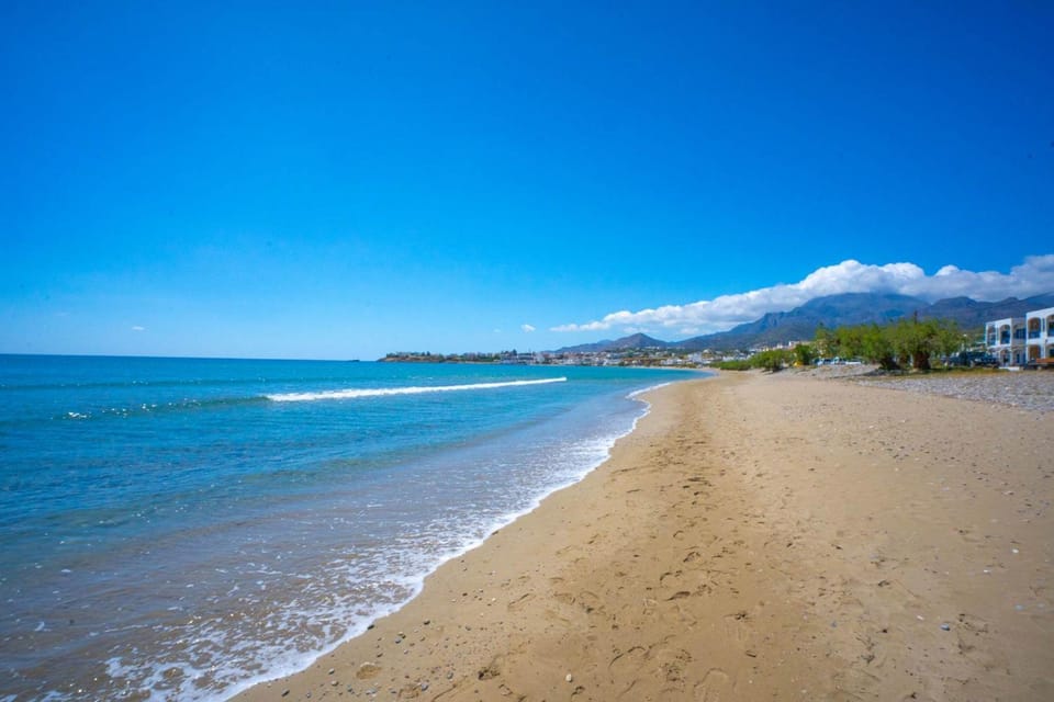 Gialos Coral - 30 meters from sandy beach House in Lasithi