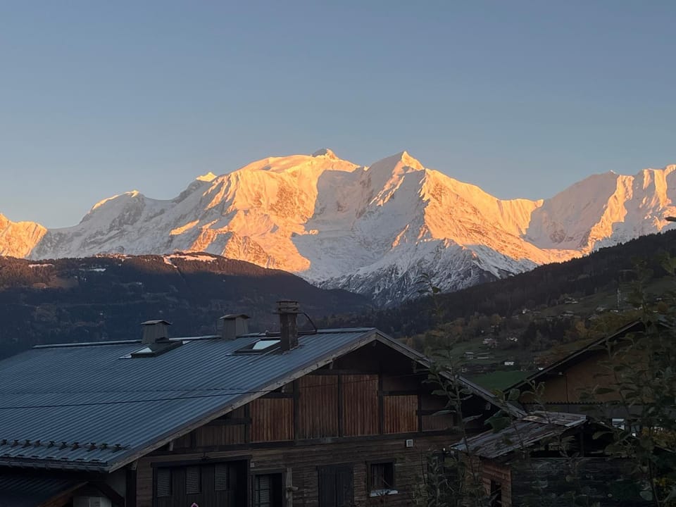 Chalet Taïga face au Montblanc et à 7min de Megève Chalet in Combloux