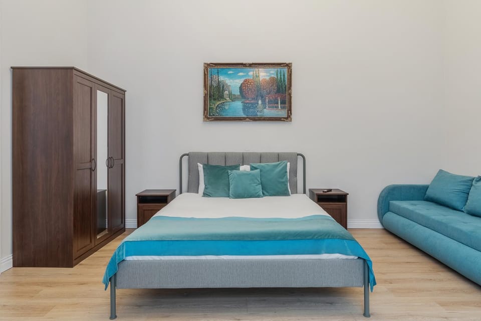 Bed, Living room, Photo of the whole room, Bedroom