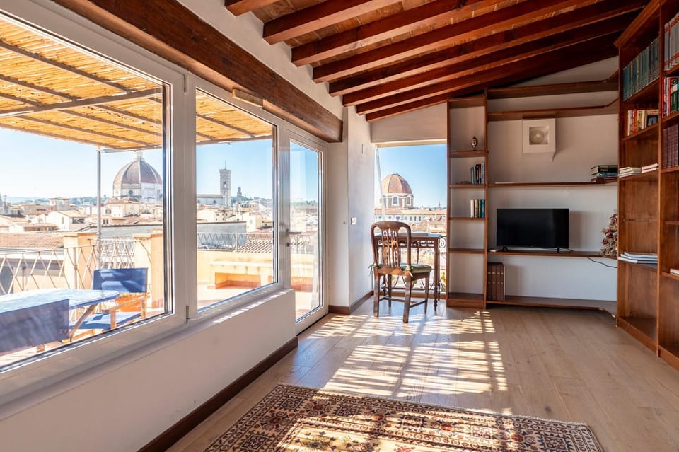 Day, TV and multimedia, View (from property/room), Balcony/Terrace, Living room, Seating area