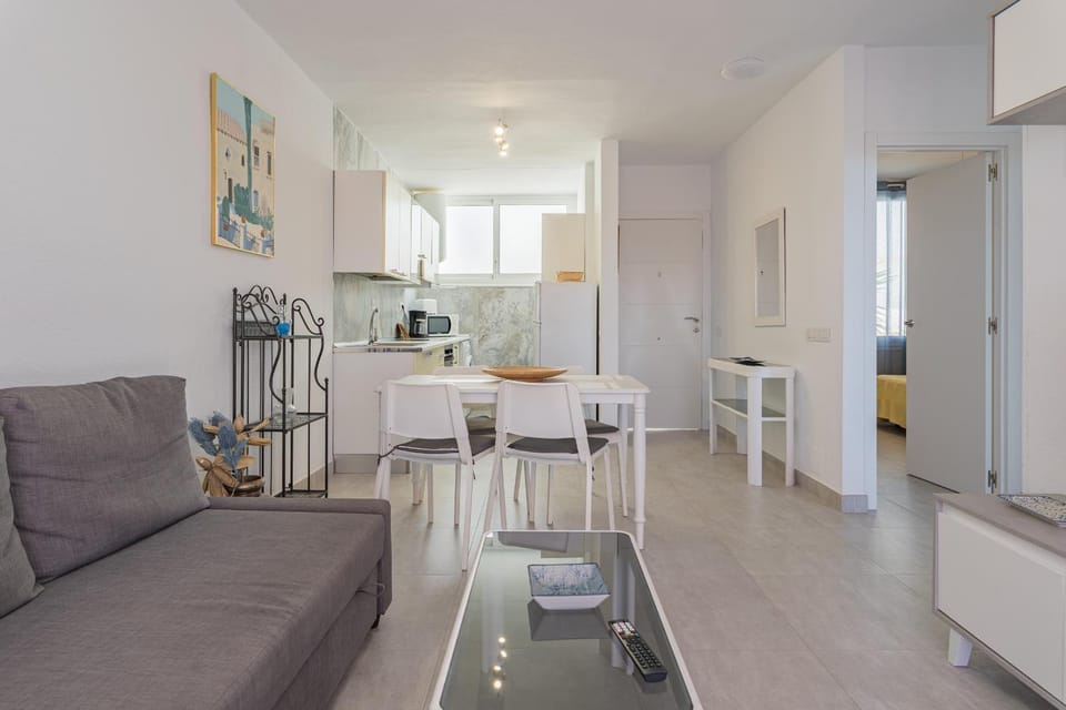 2BR Azahara Dream - Pool & Seaviews House in Playa de las Americas