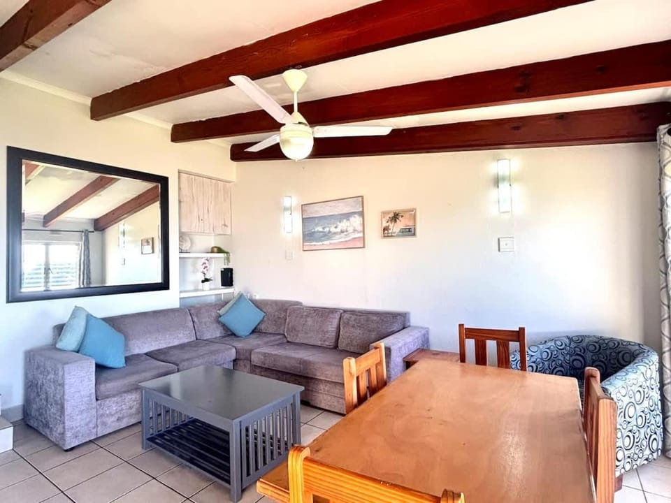 Chakas Rock Ocean Vista! Apartment in Dolphin Coast