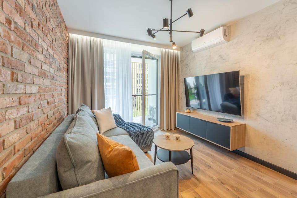 Communal lounge/ TV room, TV and multimedia, Living room, Seating area, Evening entertainment