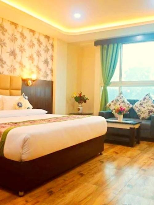 Mirror Hotel Hotel in India