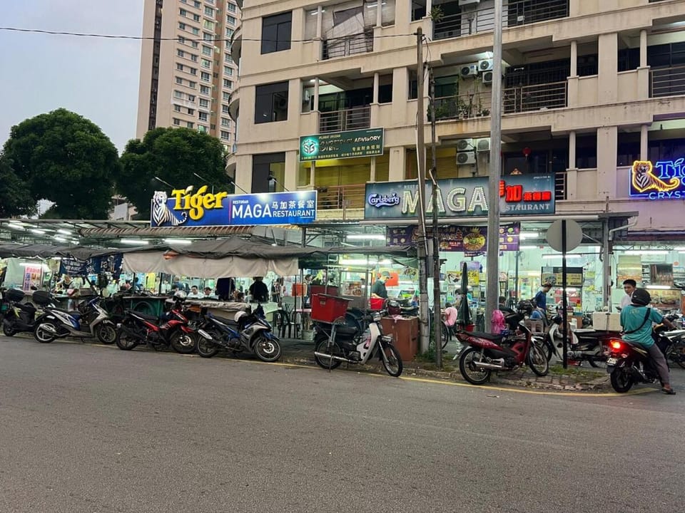 Pearl Cottage - 2min Drive to Lam Wah Ee Hospital House in George Town