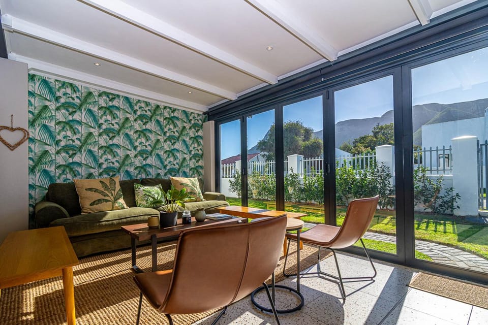 Living room, Seating area, Mountain view