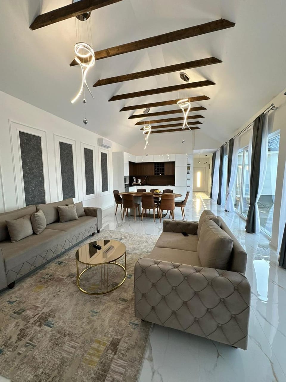 Living room, Seating area