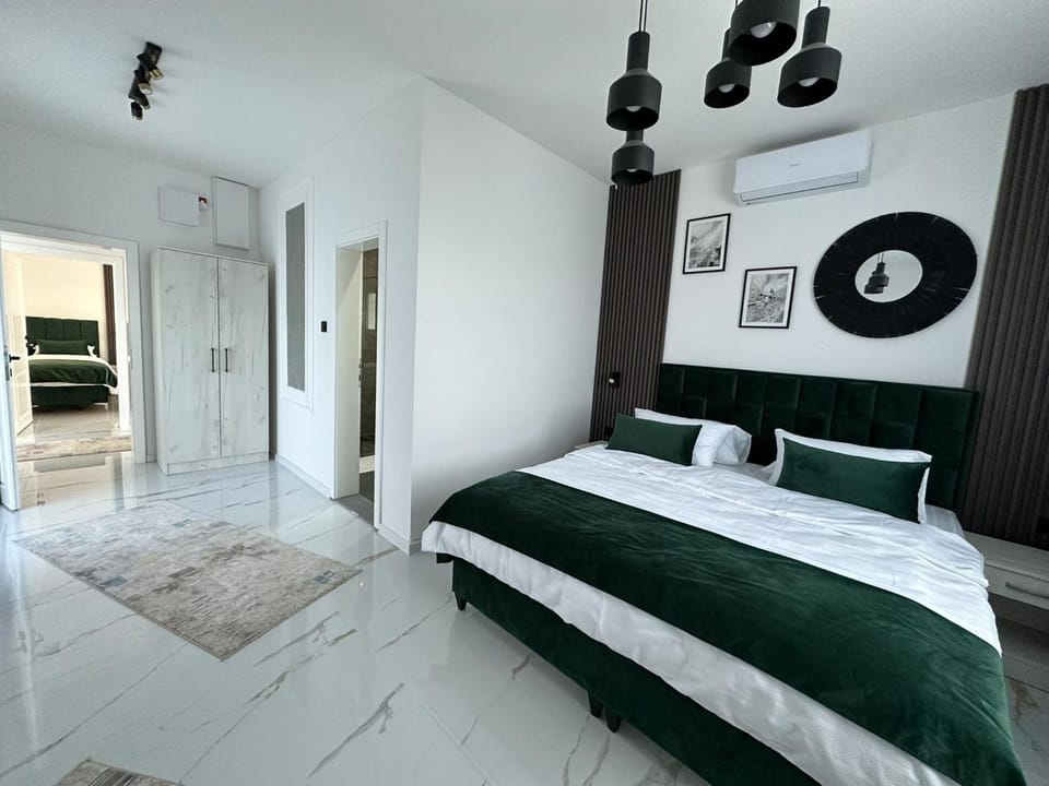 Bed, Photo of the whole room, wardrobe, air conditioner