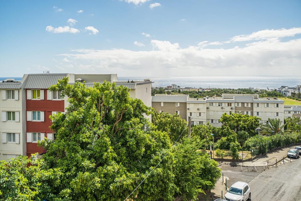 Sea view, Street view, Location