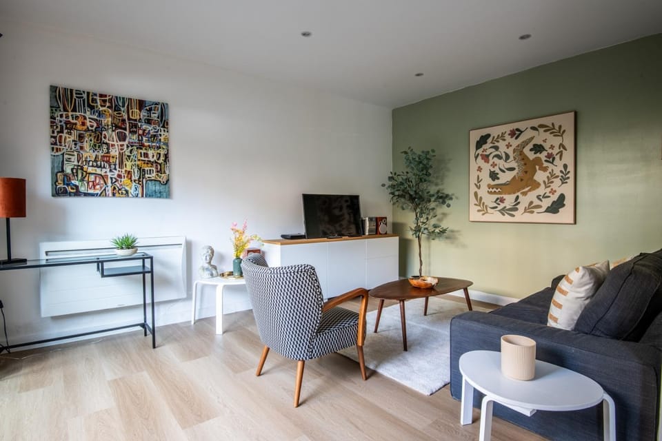 Communal lounge/ TV room