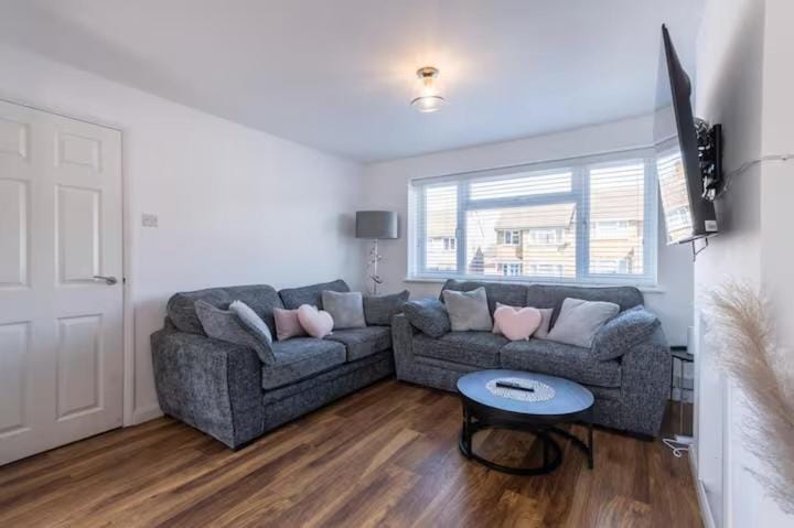 Stylish and comfortable 4-Bedroom Retreat in the Heart of Chelmsford House in Chelmsford